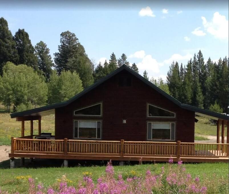 Fox Den Lodge غرب يلوستون المظهر الخارجي الصورة